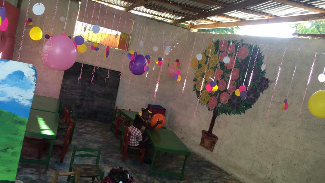 MRCasieta's tweet photo. Welcome back to school my babies!
Love giving back to my homeland🙌🏿
Bienvenue mes bébés 🎉🎊🎉🎊🇭🇹🇭🇹🇭🇹🇭🇹🙏🏿#milliendreamsfoundation #Yumikingdergaten #future @jpehaiti @Haititempo @carelpedre @Jhanedouze https://t.co/1m28ay8P0m