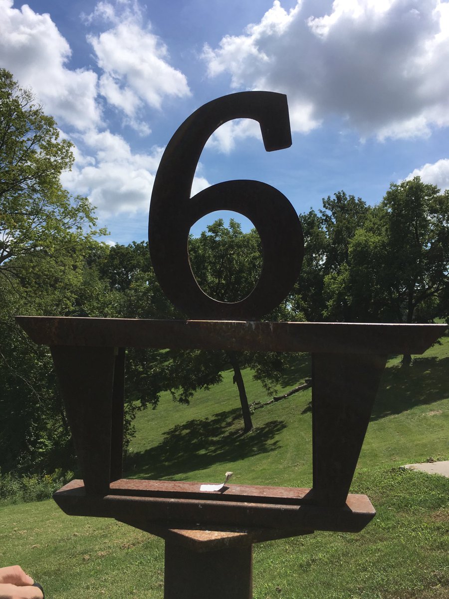 MrPoleJangles's tweet photo. Number 6 sign at Blue Valley DGC lost its map. Not that it would have done any good since all the holes were in new long positions so I guess the pseudo picture frame works just as well. #DiscGolf #GettingSteps #LaborDay https://t.co/CKKN8Oxk1f