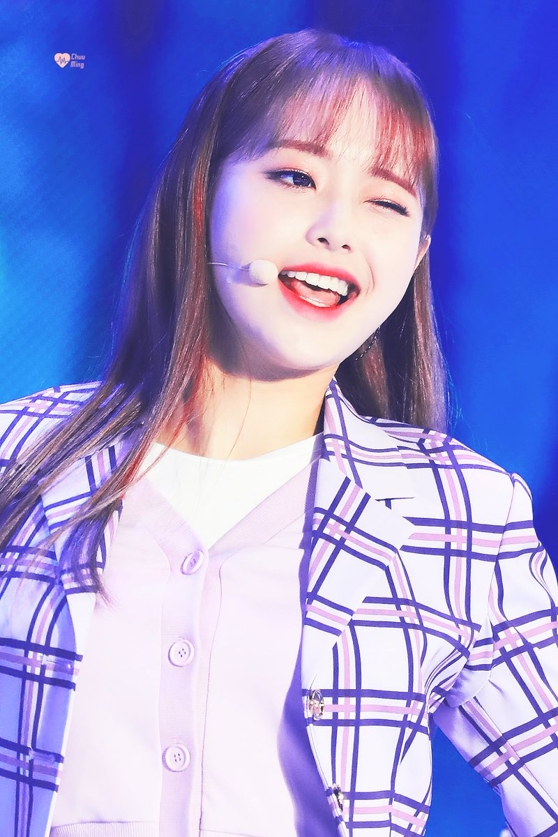 S2_Chuu_ming's tweet photo. 180902 

❄️

#이달의소녀 #LOONA #츄 #Chuu #김지우 https://t.co/O7QX0TcztM