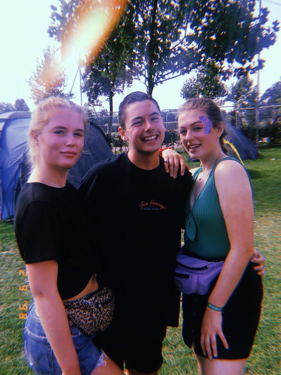 bestbehavioursg's tweet photo. #Sundown2018 Xx https://t.co/JpKIRjk93F