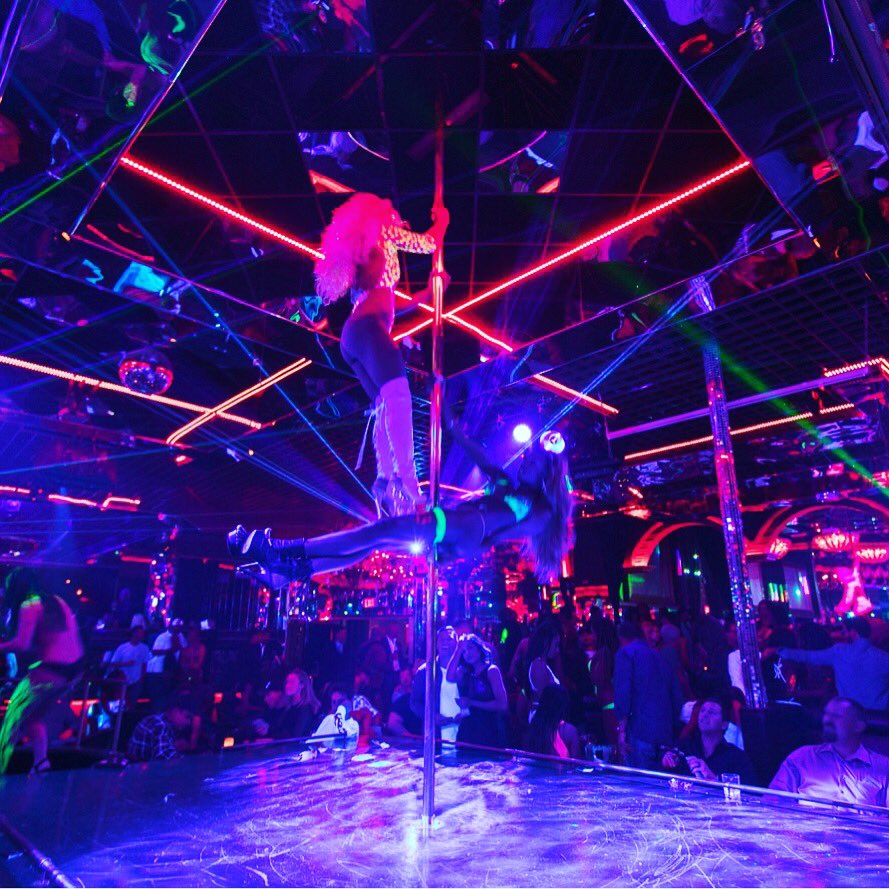 cristitach3lv's tweet photo. Our most popular party of the year #NeonFlow returns with a sexy 90s twist thus THURSDAY Party the night away with 100s of 90s babies plus a hosted open bar 10 pm - 12 am, free bottles for industry groups 5+, @CRAZYHORSE3LV sounds by @djearwaxxx https://t.co/s2umXTmG9t
