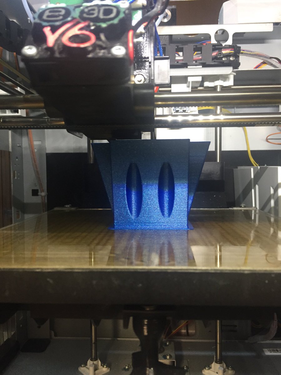 NAK3DDesigns's tweet photo. Printing parts for my next printer build. @Proto_pasta love this #highfiveblue https://t.co/W956c8i5Jn