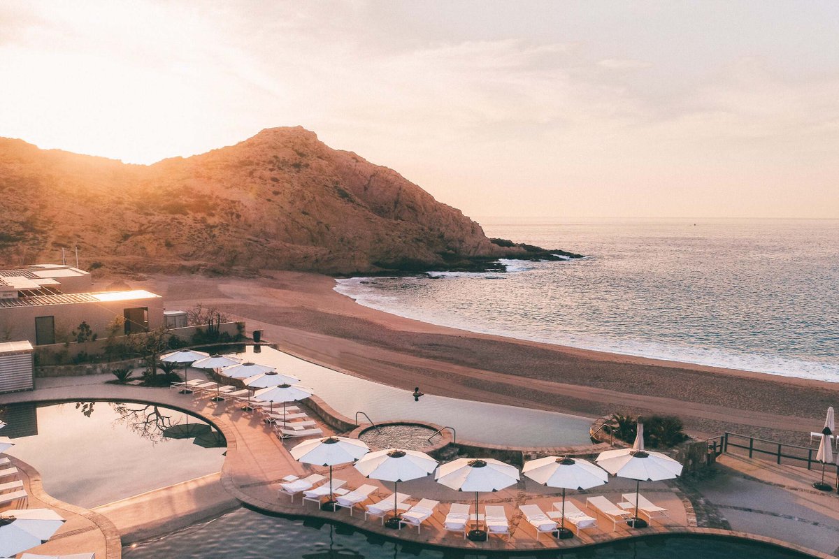 MontageLosCabos's tweet photo. Laying by the pool and enjoying the stunning views of Santa Maria Bay.
.
.
#MontageLosCabos #LosCabos #Mexico #BeautifulDestinations #VisitMexico https://t.co/HbwQCwxSBd