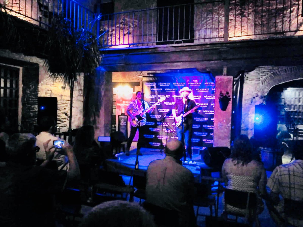 #cronicaconcierto @BluesGrass en <a href="/milwaukeepuerto/">Milwaukee Puerto</a> por <a href="/diezjosel/">José Luis Díez</a> ...lacaravanadelrock.com/2018/09/03/cro…