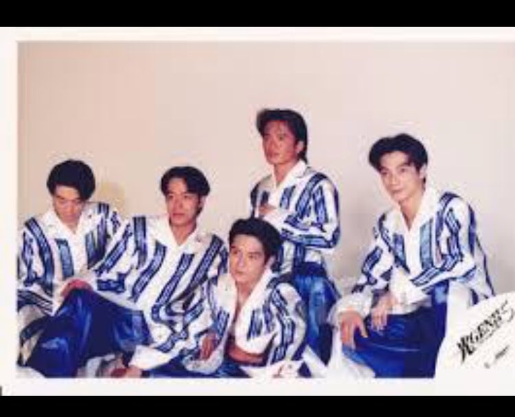 KM73JA's tweet photo. 23年前1995年9月3日
名古屋レインボーホール
この日は今でも鮮明に思い出せる1日！
そう光GENJIの卒業式🎤
寂しい1日だったけどこの日はメンバーにとってもファンにとっても大事な1日だったな～
オープニングのこの衣装と最後の円陣が好き💕 https://t.co/ltDklZLt9f