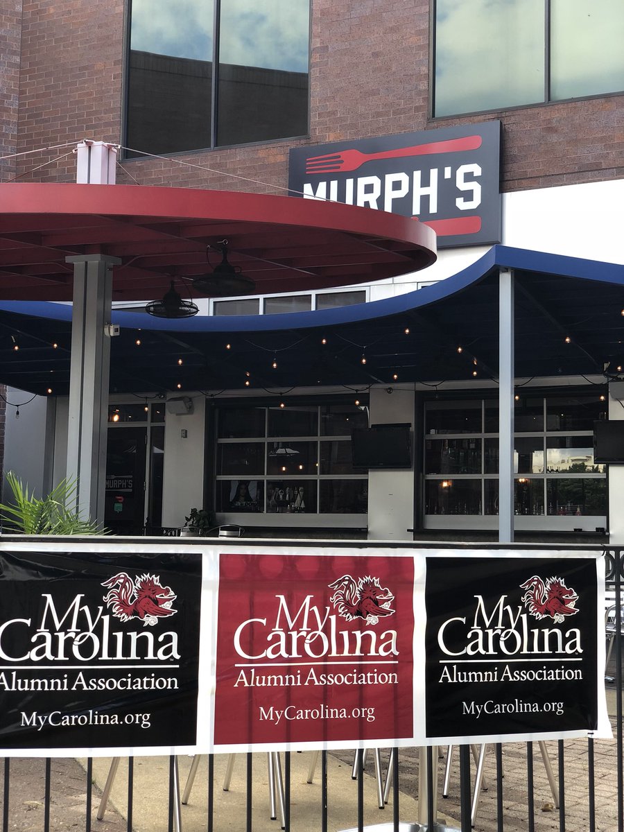 SCurtiiight's tweet photo. We are live from @EatAtMurphs in Atlanta for #USCDay for the @Braves vs Red Sox. Come by for food and giveaways! #ChopOn #GoCocks @MyCarolina https://t.co/WIXcCneLwv