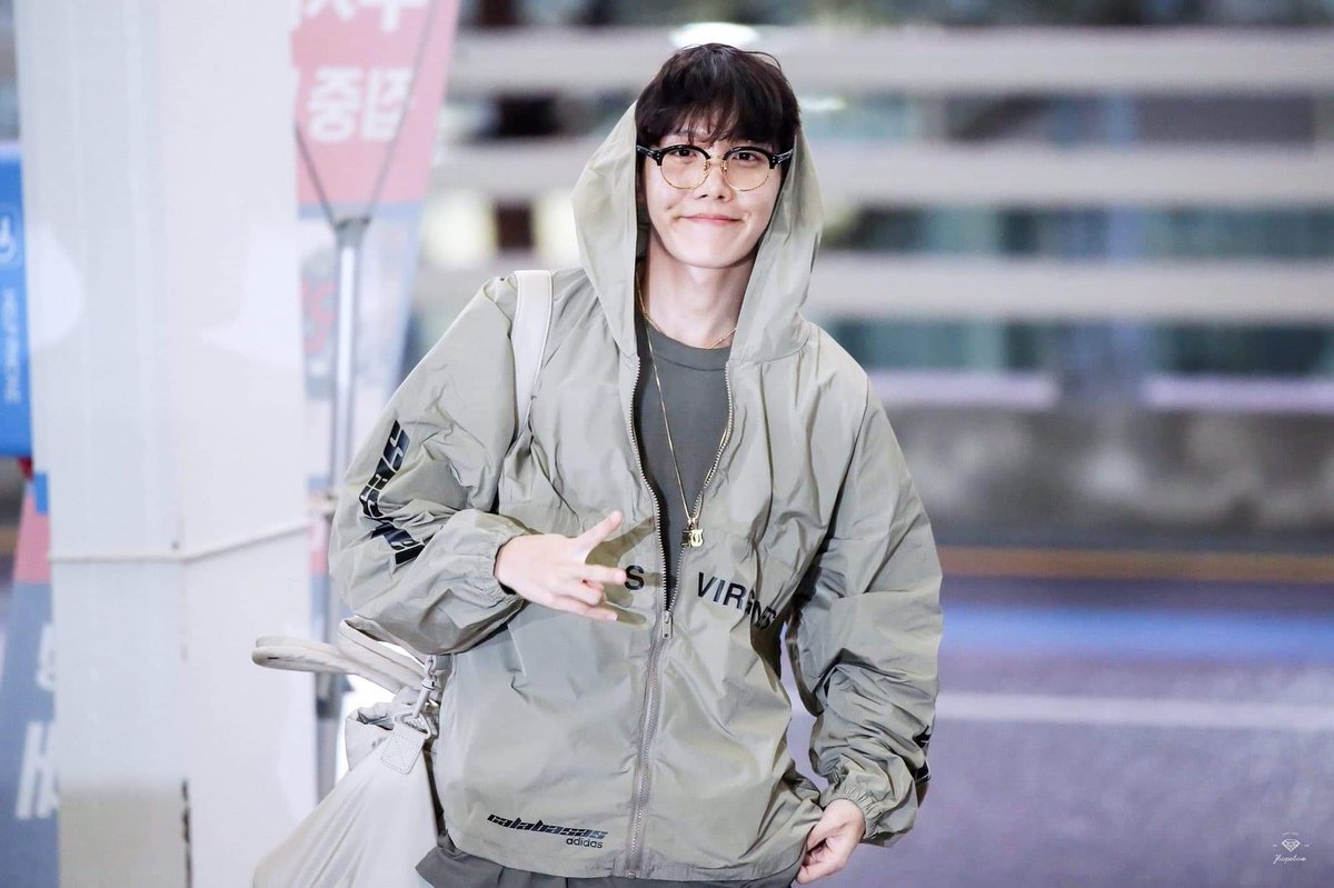 btsxpics's tweet photo. https://t.co/A3weo0d7El