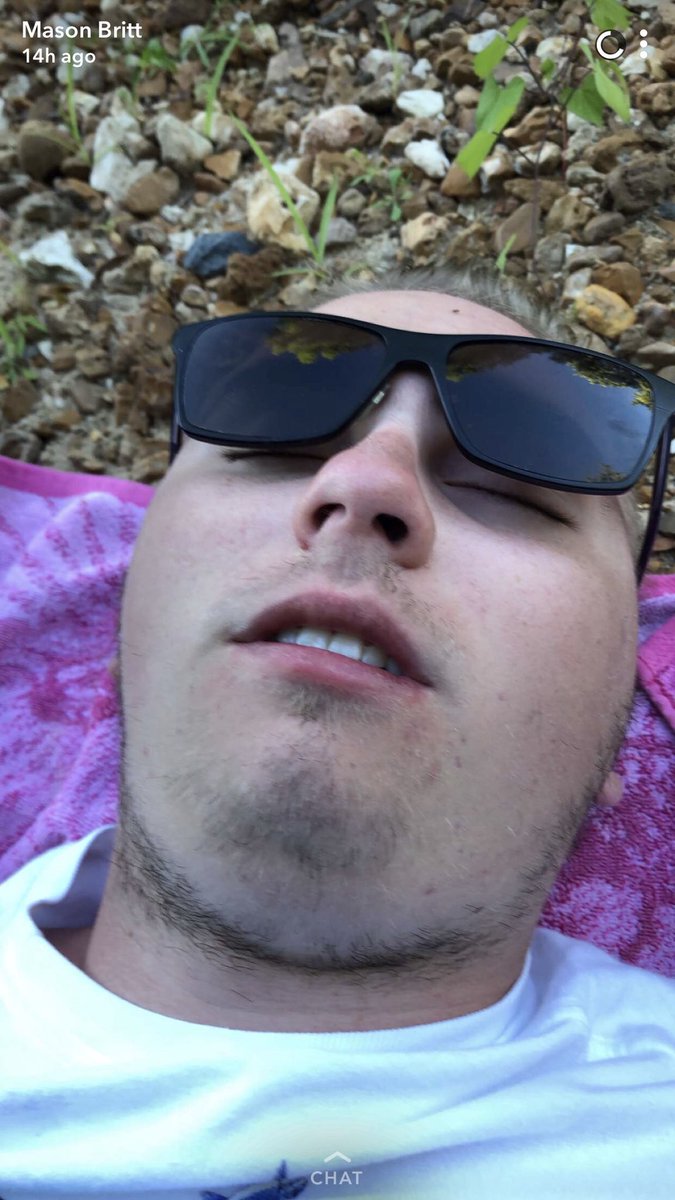 renwitte19's tweet photo. 5 days until me and the boys are goofin the best day of my life at kid rock https://t.co/Y9aRCMNVrW