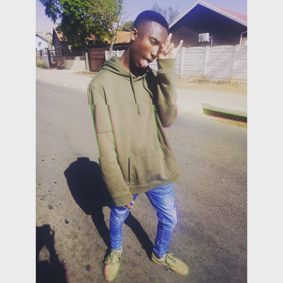 NeoMolale_nm's tweet photo. Dickondada 🍭
My hoodie? https://t.co/aAzu3Mym93