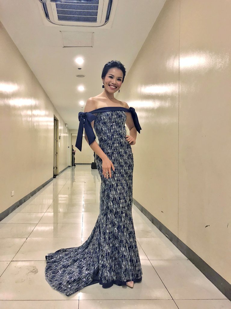 marygracekhu's tweet photo. Last night's lewk at @mrmschinatownph 2018 Grand Coronation Night Pre-Show π
Gown | Khristelle Tan Bridal Couture
Hair | Bryan Resureccion
Make Up | Belle Vergara
#MrMsChinatown2018 #BeautyInDiverCHIty #MGtheEmcee #MARYGRACEvents #MGhosts https://t.co/d99lYVyLWo