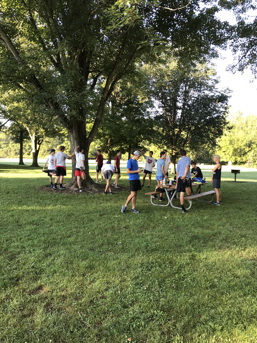 TangyXCTF's tweet photo. Nice job at today’s captains practice boys!🔥Also big thanks to @OBHS_BearsXC and @AnthonyBeggrow for coming out and joining us this morning! #UntiedAsOneAgain #XcGRIND #XCisSexy #TrustTheProcess #CoachBeggrowsRunningStories @OHSathletics @BerlinBearsAD https://t.co/mwE6z910DK
