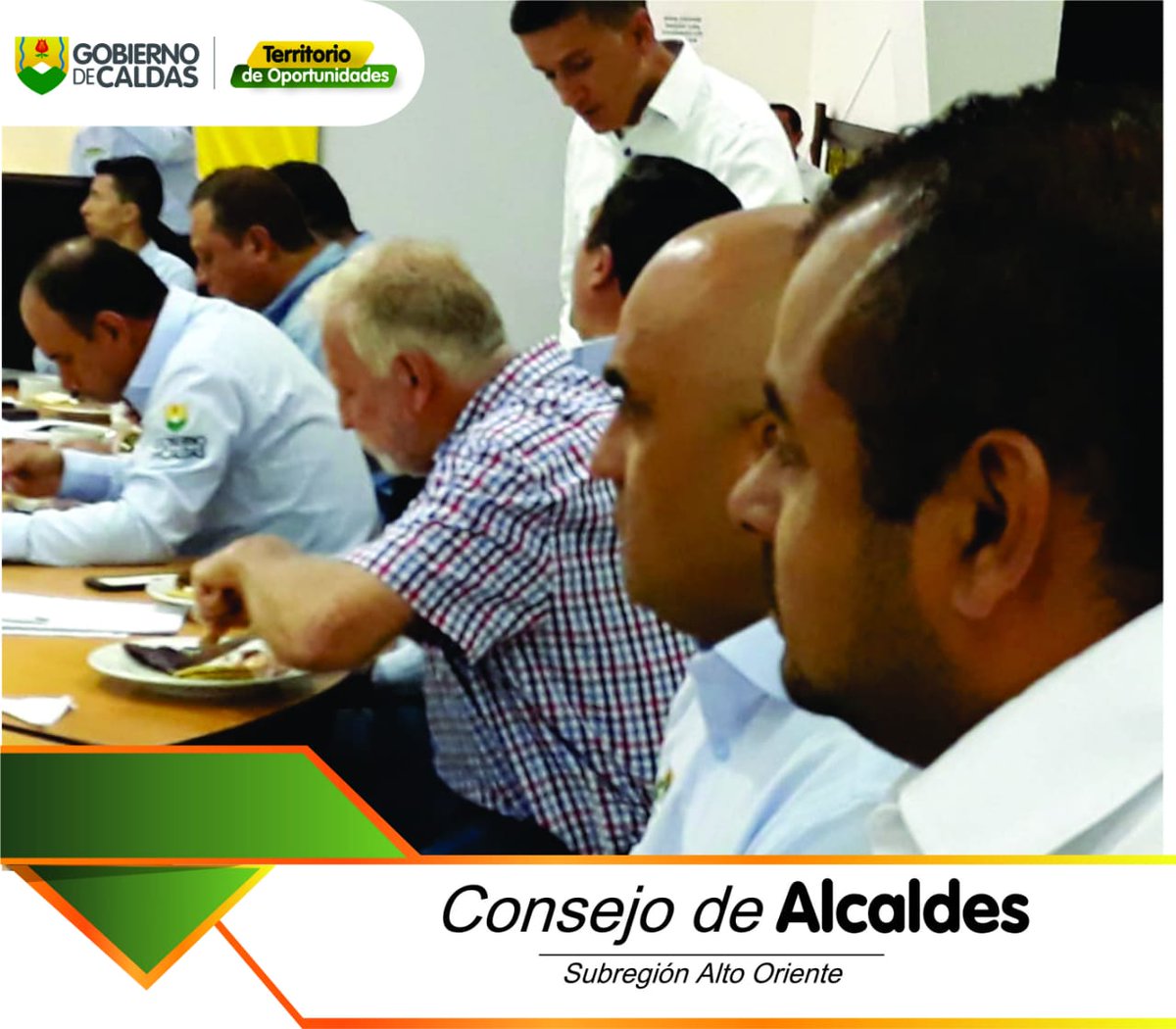 Durante el #ConsejoDeAlcaldes con mandatarios del <a href="/orientedecaldas/">Oriente de Caldas</a>, la secretaría de Infraestructura destaca el avance de: 
- Estudios y diseños de la vía #Montebonito - #Marulanda. 
- Atención de puntos críticos en esta subregión con recursos de <a href="/Regalias_gov/">Regalias_gov</a>.