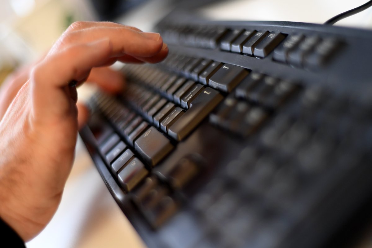 geeko_lesoir's tweet photo. Les services secrets contre "la confidentialité absolue" https://t.co/Ro8ScuqEBf https://t.co/U0lIhgqAaW