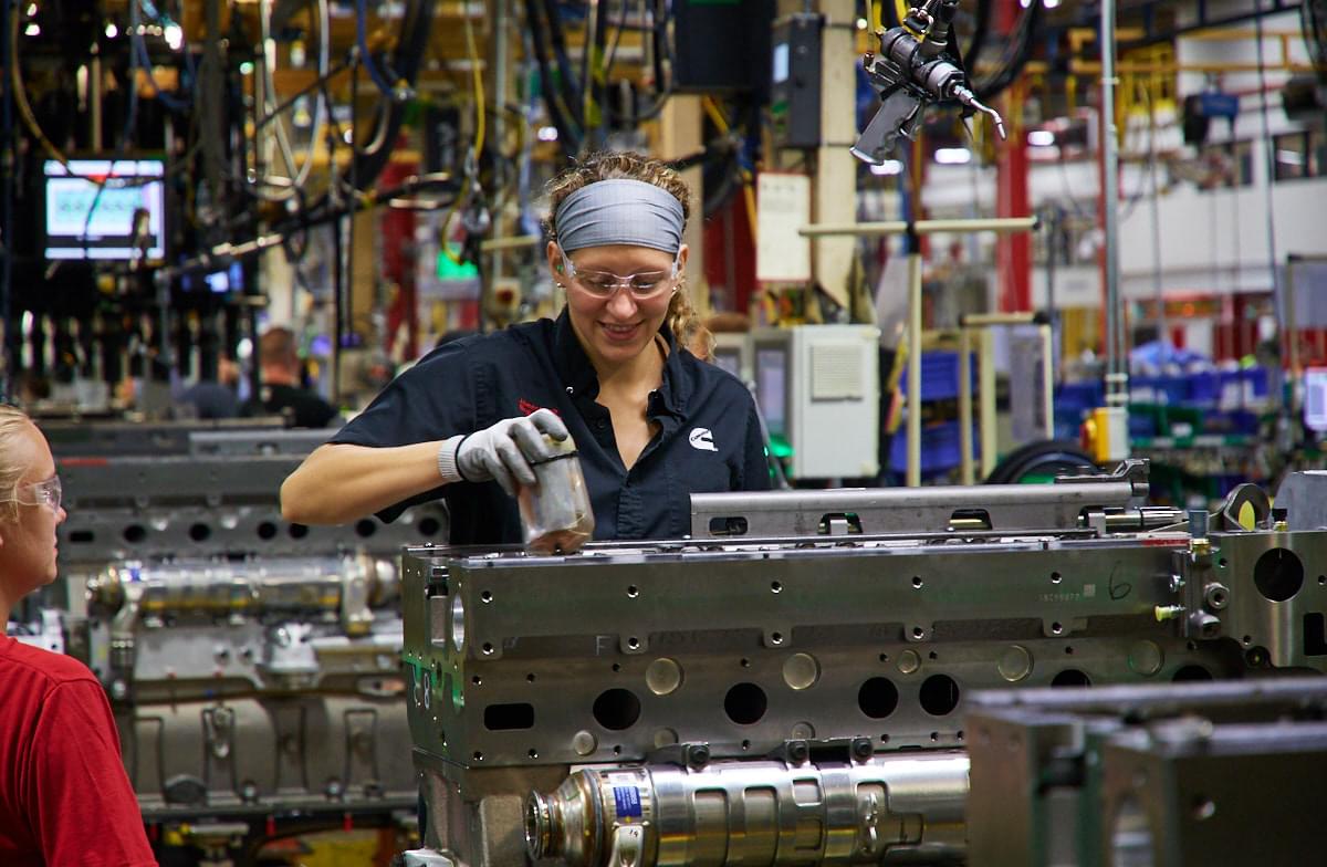 Cummins's tweet photo. Today we recognize the diverse group of hardworking, passionate and committed @Cummins employees that enable us to provide our customers with exceptional products, service and support. Read stories highlighting just a few of our employees here: https://t.co/KGyVzIL5DD #LaborDay https://t.co/fVjYqg0lT9
