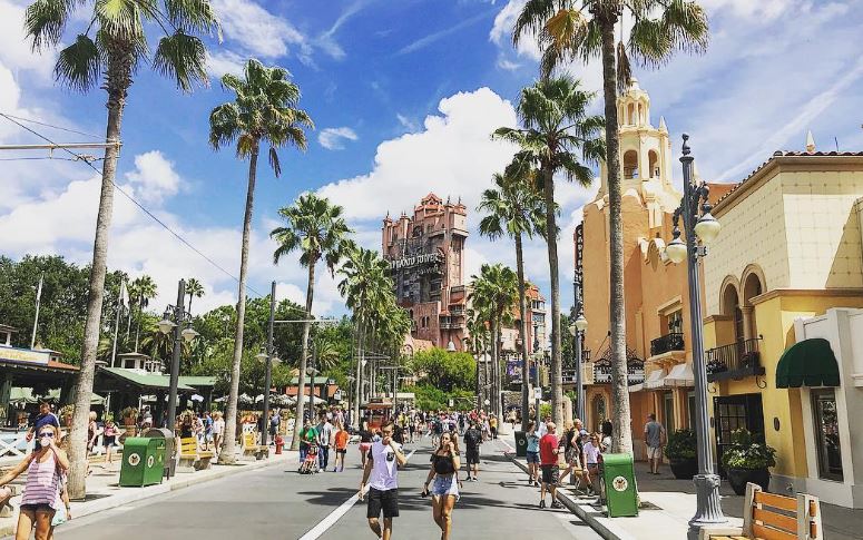 FlyFrontier's tweet photo. Sunshine and palm trees @waltdisneyworld! ๐ท: arz11_cj
#disneyworld #Frontierairlines #flightattendant #towerterror #herewithfrontier #trip #travel #wanderlust #travelgram https://t.co/Kg8RreAzWq