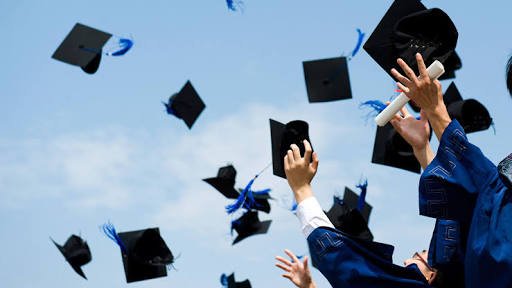 Mohamedmhesham7's tweet photo. #2_Day #Graduation_Ceremony❤❤🎓🎓🎓🎓🎓🎓🎓 https://t.co/tuJBYqcdon