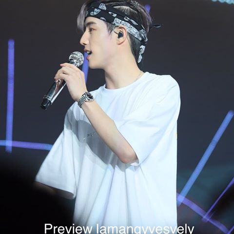 danmary2003's tweet photo. OH MY GOD, MY BABY IS ALREADY 25 YEARS OLD 
Happy Birthday My Handsome Mark I Love You Too Much With The Boys And Stay Healthy My Beautiful Sun 
생일 축하 Oppa😍🥰😘☺️🥳😊😚
#XClllMARKDAY @mtuan93 @GOT7Official https://t.co/tXQrpspE3x