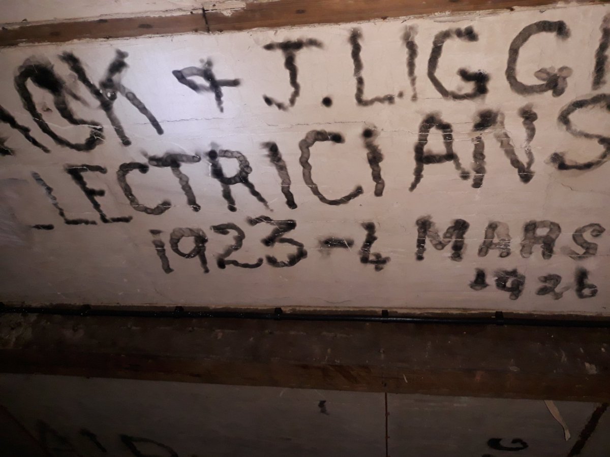 cllrjimoboyle's tweet photo. A few more from Drapers Hall including some good advice whilst in an air raid shelter. Electricians graffiti too! https://t.co/gCovlIFzvE