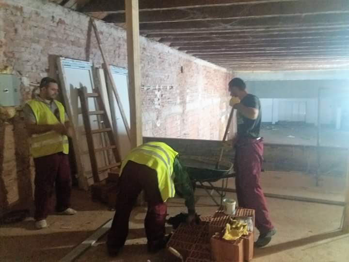 ПОЧЕЛИ РАДОВИ НА РЕКОНСТРУКЦИЈИ САЛЕ ЦЕНТРА ЗА КУЛТУРУ

03.09.2018. године - Почетком прошле недеље, по плану и програму, почели су радови на реконструкцији мултифункционалне сале Центра за културу "Свети Стефан, деспот српски".
Више о пројекту на линку: despotovac.rs/content/view/1…