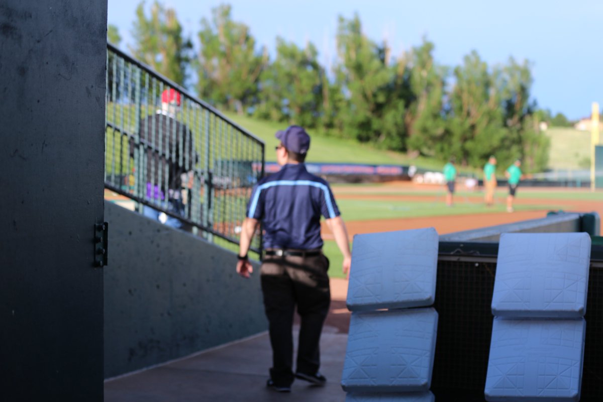 AaronHowie's tweet photo. It's fitting that the @skysox quest to fight off the executioner comes down to one final day against their biggest rival. With the life of Triple-A baseball in the Springs on the line, I'm really rooting for the Sox to cross the finish line, not walk off into the sunset...#TSTQ https://t.co/rtEMEpy9xF