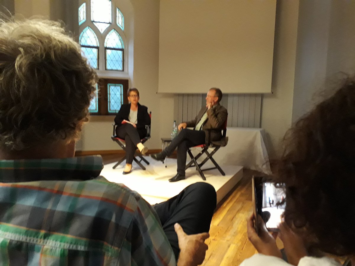 MichaBirk's tweet photo. @TMachalet trifft Dr. Günther Matheis zur ärztlichen Versorgung im ländlichen Raum. Viel fachkundiges Publikum im Herz-Jesu-Krankenhaus, Dernbach. https://t.co/A8OVyZssxC