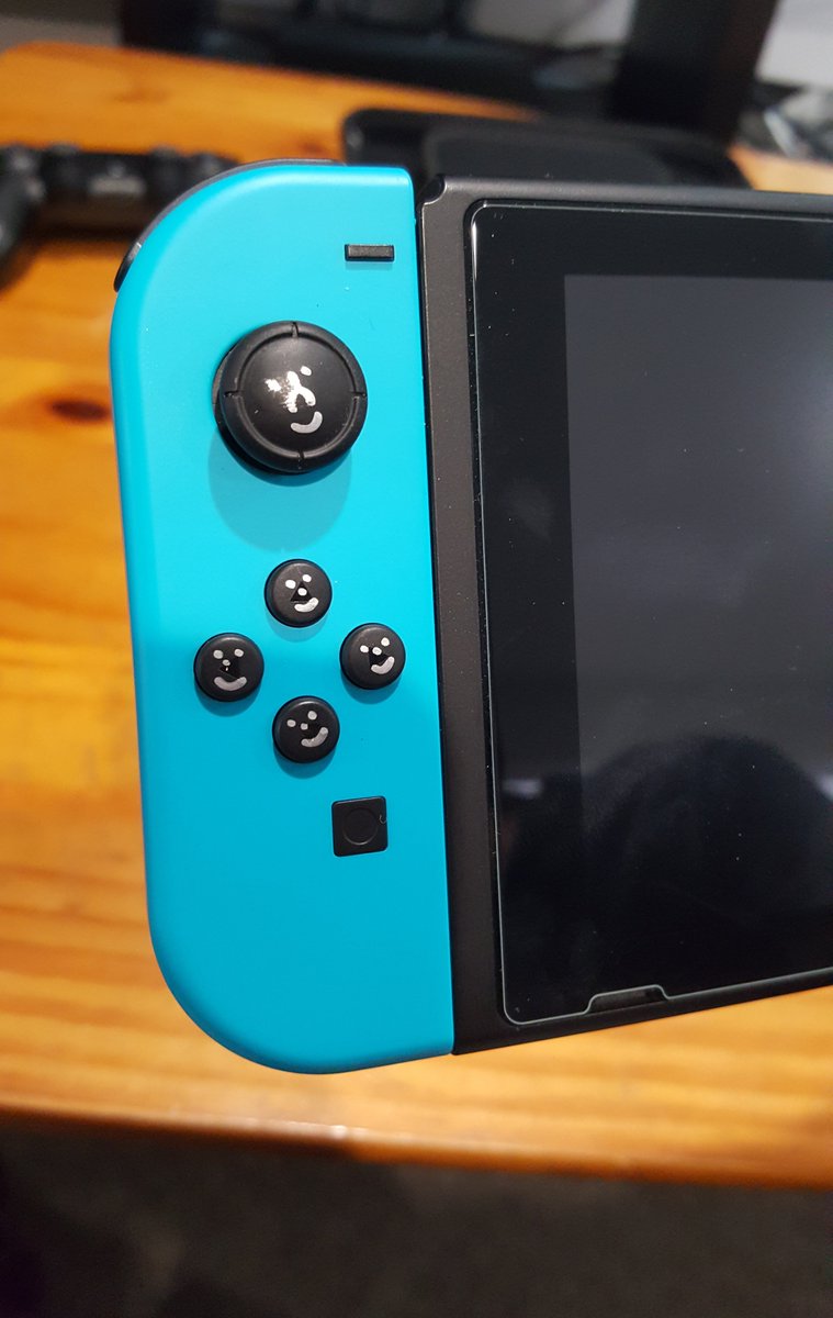 sideways elbow action (banzai_heck) Twitter