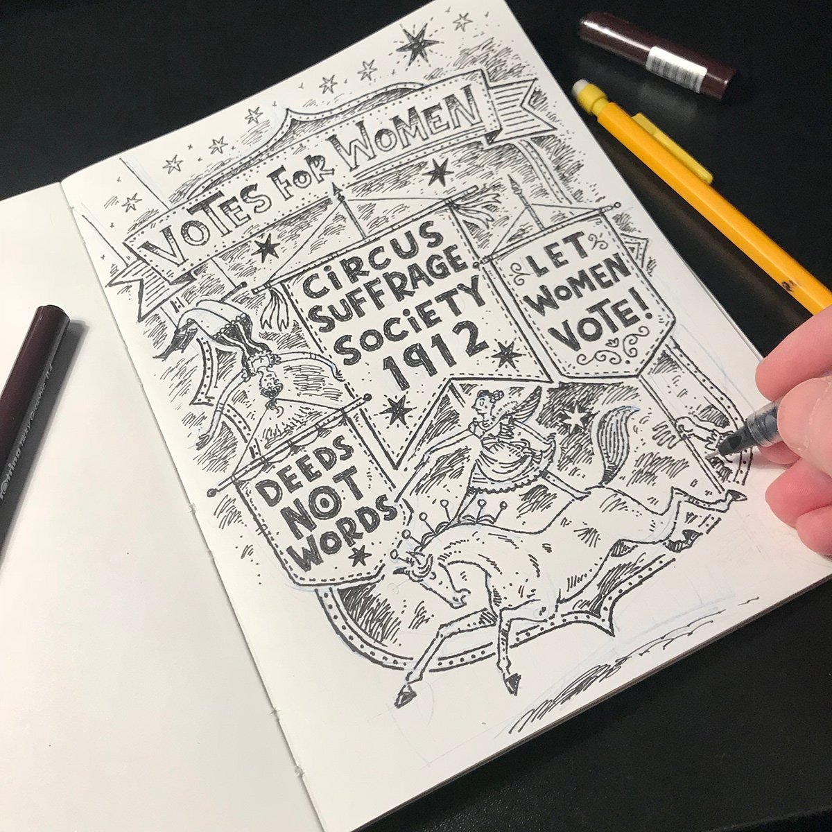 aDisenoMX's tweet photo. Con más de 30 años de experiencia, #SteveSimpson es famoso por su diseño de packaging con letras a mano, caprichosos personajes y códigos de barras ilustrados. Su estilo distintivo, inspirado en el movimiento artístico y artesanal. #dibujo #DiseñoGráfico https://t.co/wAumaqv4SN https://t.co/OGT5cAXuPS