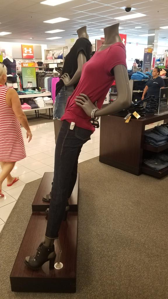red_dunphy's tweet photo. As if there aren't enough unrealistic expectations of women, now they have to fight the laws of physics. https://t.co/b1pRDKFuRM