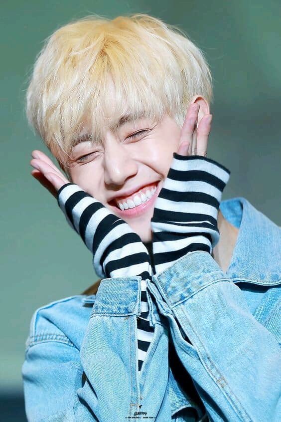NguynThPhngMai7's tweet photo. @GOT7Official #XCIIIMARKDAY Chúc mừng sinh nhật chàng trai của tôi❤️❤️❤️ @mtuan93 #HAPPYMARKDAY #HappyMarkachuday https://t.co/KEc8Lwj6ZH