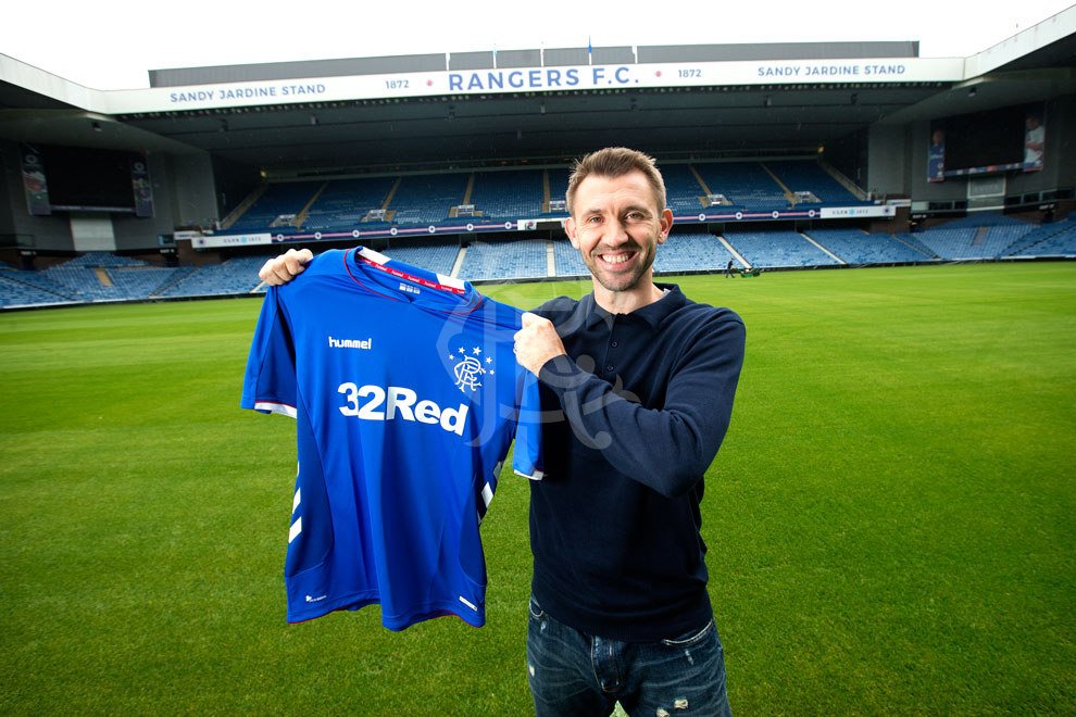 riddlerNI's tweet photo. I'm not a Rangers fan (yet!), but Big G, you absolute HERO!! There can't be many players in the top flights that are older than their managers! #GMachine #GAWA #oohGarethMcAuley https://t.co/B6WXEgWIKI