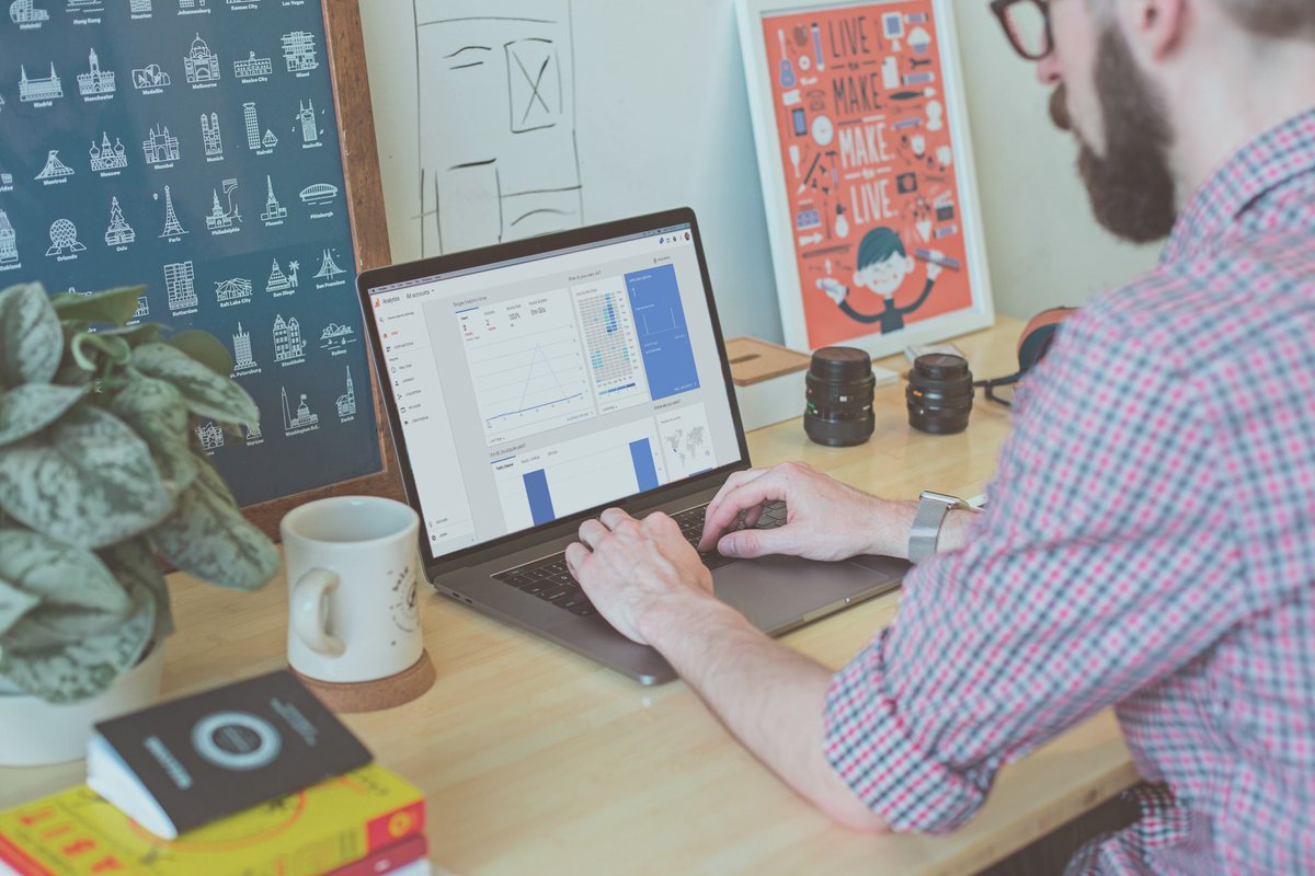 managewp's tweet image. Need some guidance on website management? This guide walks you through what you need to do all year to keep sites up-to-date. - buff.ly/2NsemqD