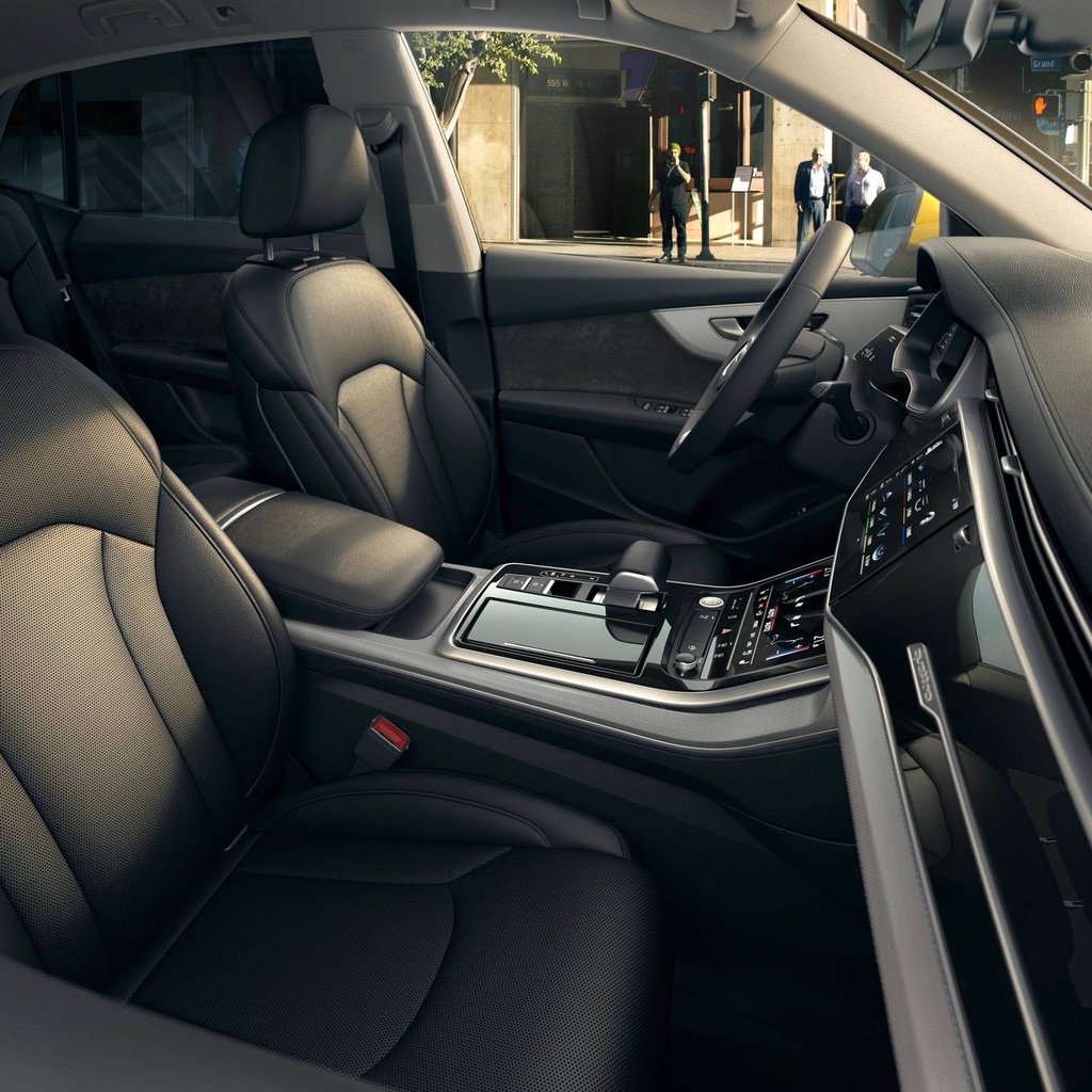 AudiFrance's tweet photo. Rentrez du bon pied.
Pour la rentrée, entrez dans la 8° dimension avec la Nouvelle Audi Q8. https://t.co/JZw479NHBw