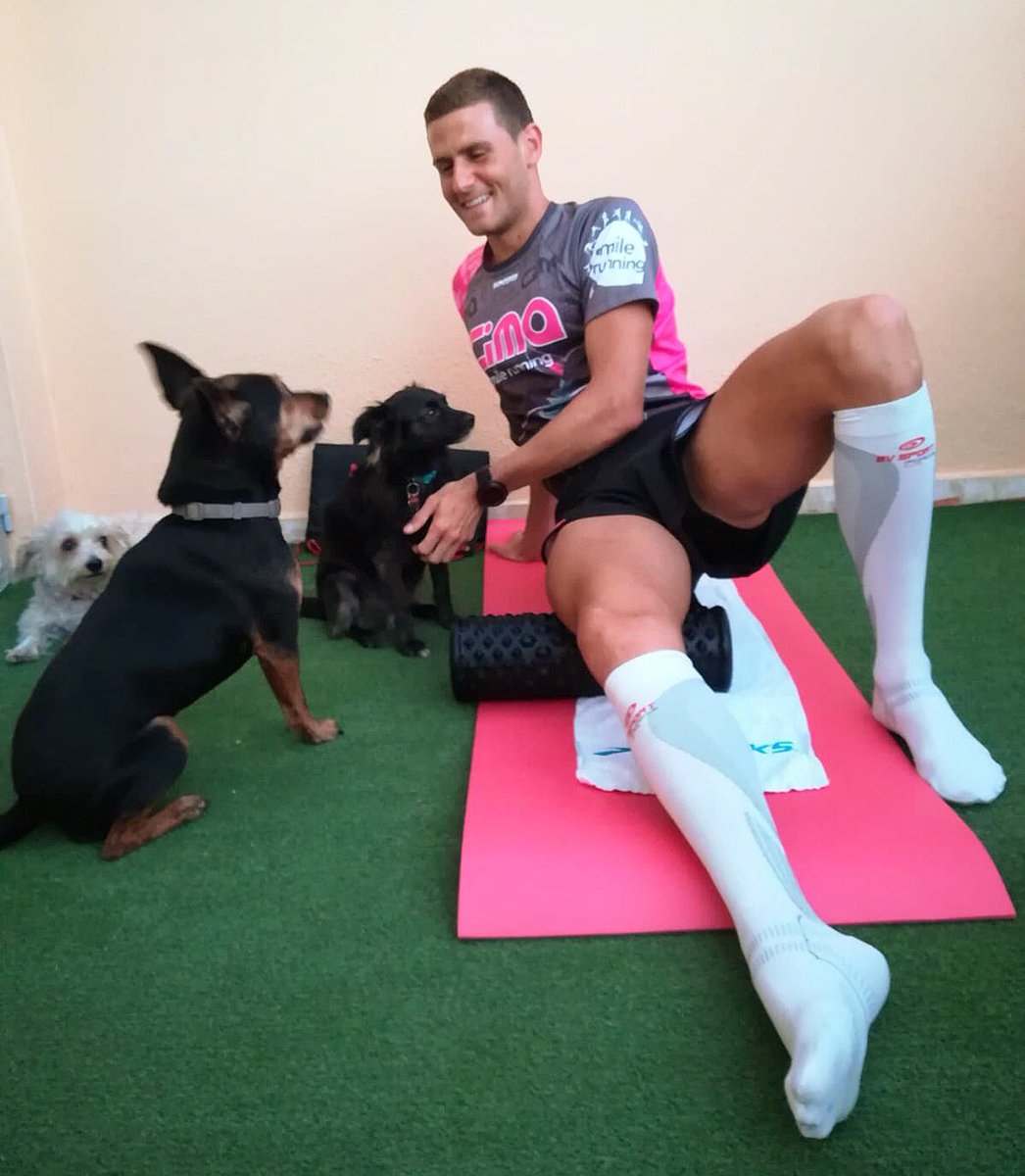 Bvsport_es's tweet photo. Hay momentos que simplemente valen la pena por su compañía 🙌🏻🐶
Tardes de #ProRecupElite 🧦🔝, ¡recuperación al máximo! https://t.co/BDBVh8ItYz
