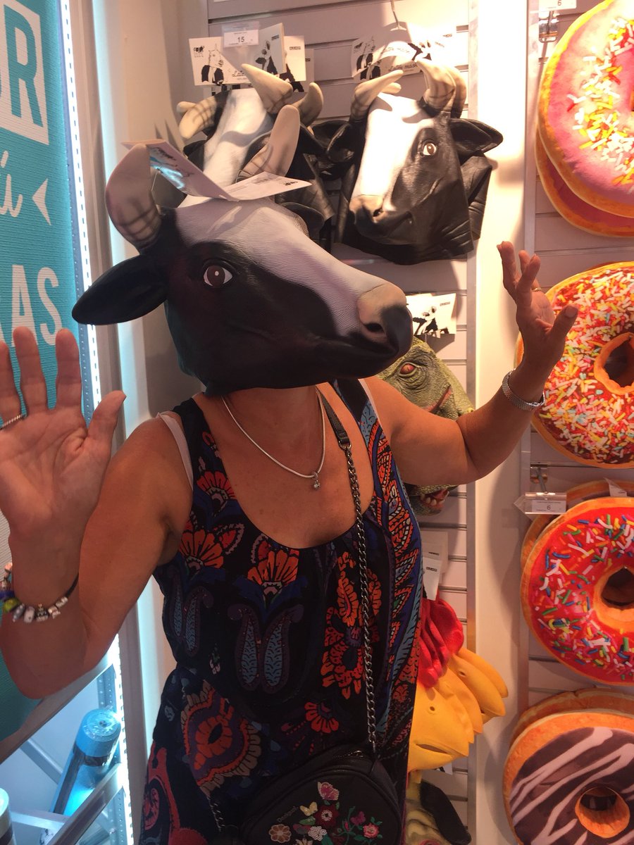 julietowler1's tweet photo. Silly Moo!!! https://t.co/1D1P9uM6uS