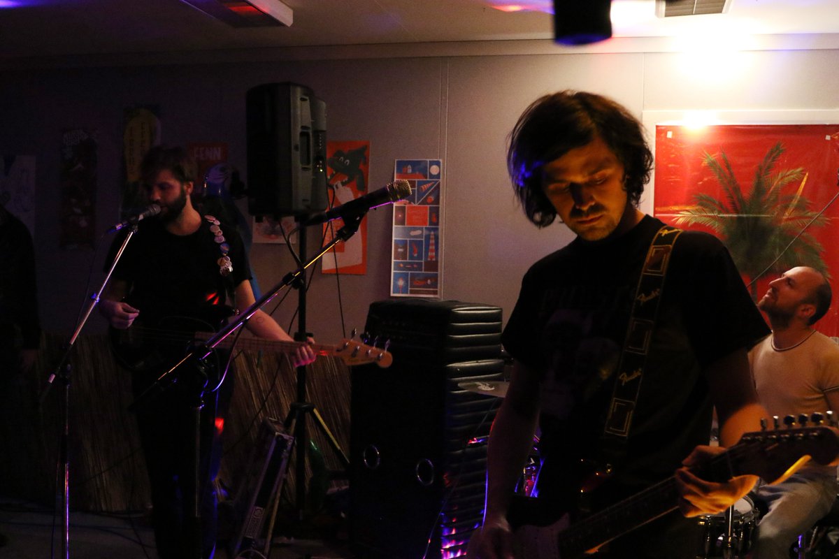 Het was vrijdag rocken en zweten met <a href="/teencreepspod/">Teen Creeps Podcast</a> en <a href="/TELEVISIONCRIME/">TV CRIME</a>  in de VERA-container op <a href="/noorderzonnl/">Noorderzon</a>. Lees meer op: bit.ly/2wFNDiP #Festival #Noorderzon #3voor12 #Groningen #Music #TeenCreeps #Rock #TVCRIME