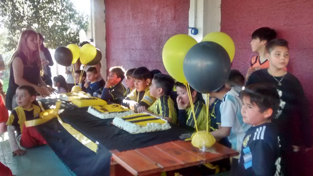 JorgeNewberyVM's tweet photo. Festejos del día del niño en el Club.

Gracias a todos por participar de este hermoso domingo y también a los organizadores!! https://t.co/pk8k8A6n0T