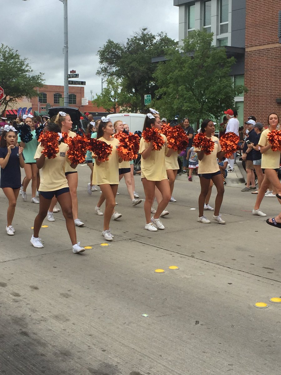 SHS_Richey's tweet photo. #XD2 and #SachseU representing well at the Labor Day parade!! https://t.co/5VNs2d7kvi