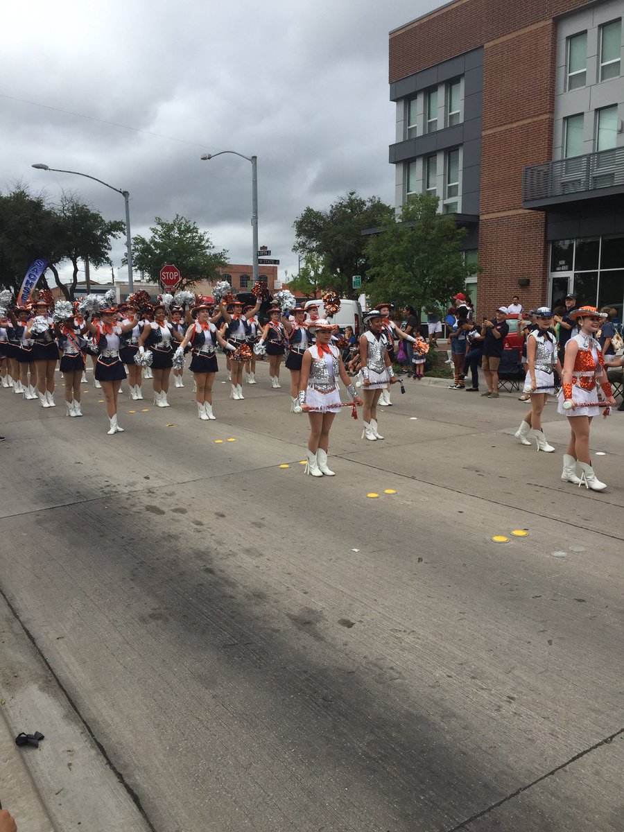 SHS_Richey's tweet photo. #XD2 and #SachseU representing well at the Labor Day parade!! https://t.co/5VNs2d7kvi