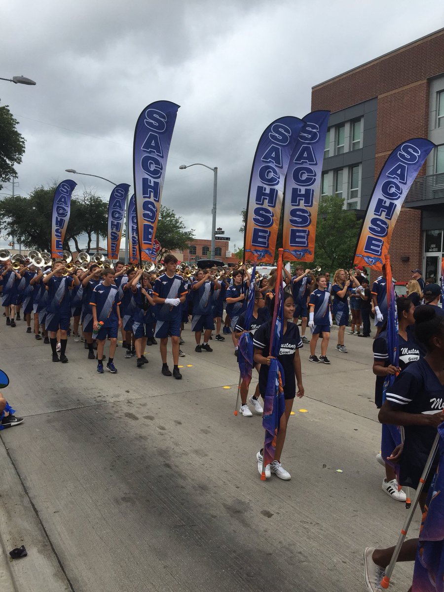 SHS_Richey's tweet photo. #XD2 and #SachseU representing well at the Labor Day parade!! https://t.co/5VNs2d7kvi