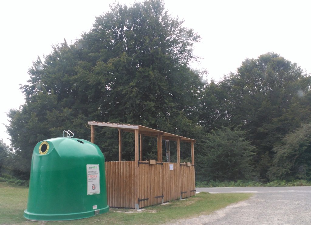 OrekanGan's tweet photo. En el #ParqueNaturalUrbasa reciclamos 🌍😊👈
#UrbasaParkenatural|ean birkilatzen dugu denon artean
@GobiernoNavarra @ecoembes @ecovidrio https://t.co/qpXBRLEyYQ