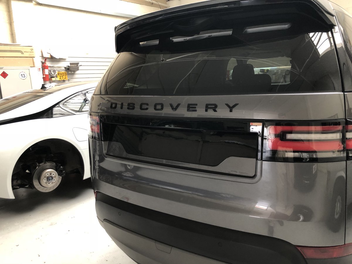 EnigmaAudio's tweet photo. Land Rover Discovery 5 STARTECH Tailgate insert.
Discovery of symmetry! #landrover #landroverdiscovery5
#star-tech #RangeRover #tailgate #numberplateinsert @enigma_audio @rangerover.world @rangeroverofficial @LandRover_UK @Land_RoverDisco @startechuk #tailgateinsert https://t.co/Mxy7TsCGjd