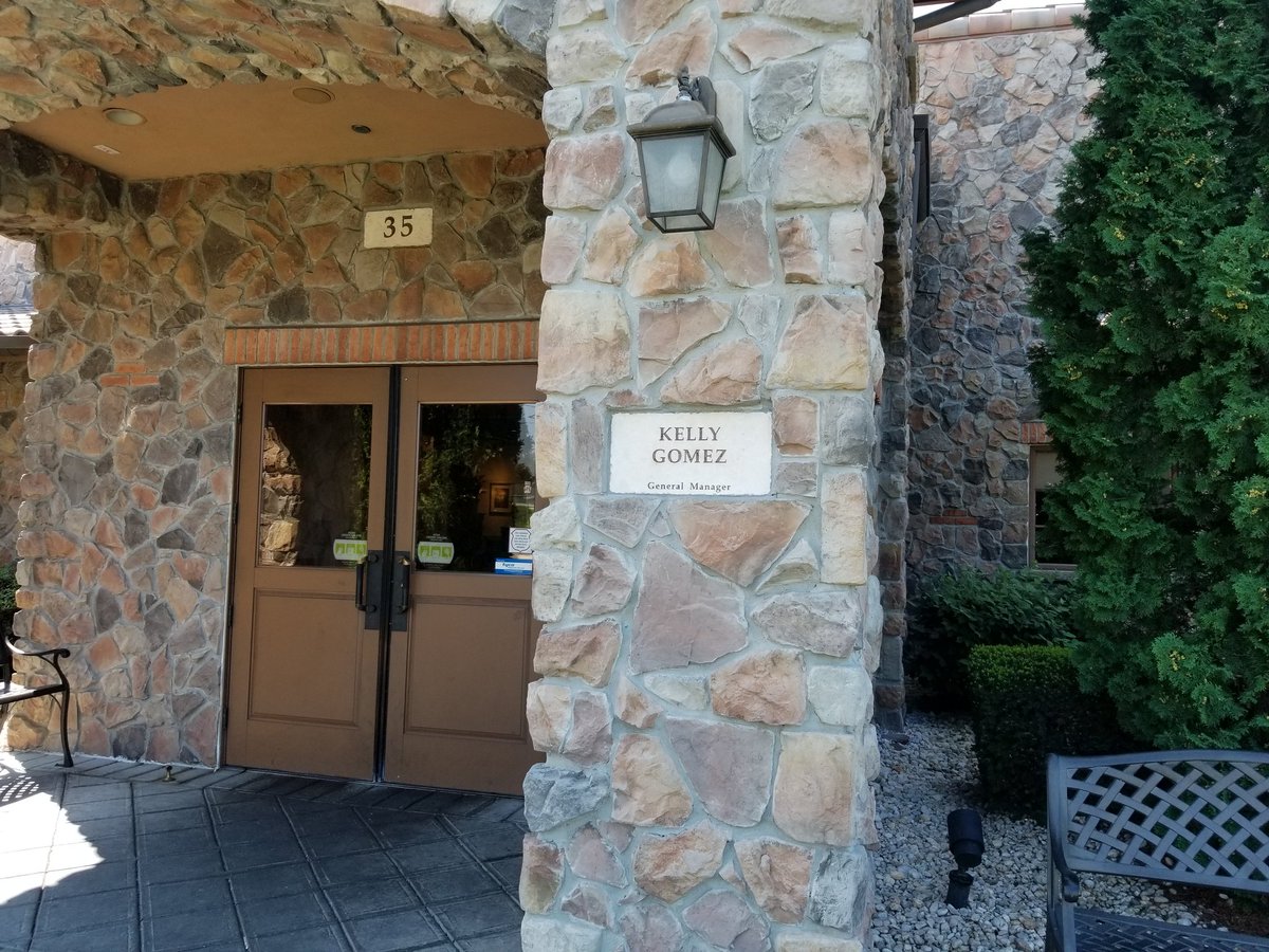 VargasMarika's tweet photo. And I'm headed to the Lancaster city police department with their lunch as a thank you for all that they do!!! Olive garden 1742 thanks you #OGLaborDay #MyOliveGardenFam https://t.co/Kh5zO5f4qK