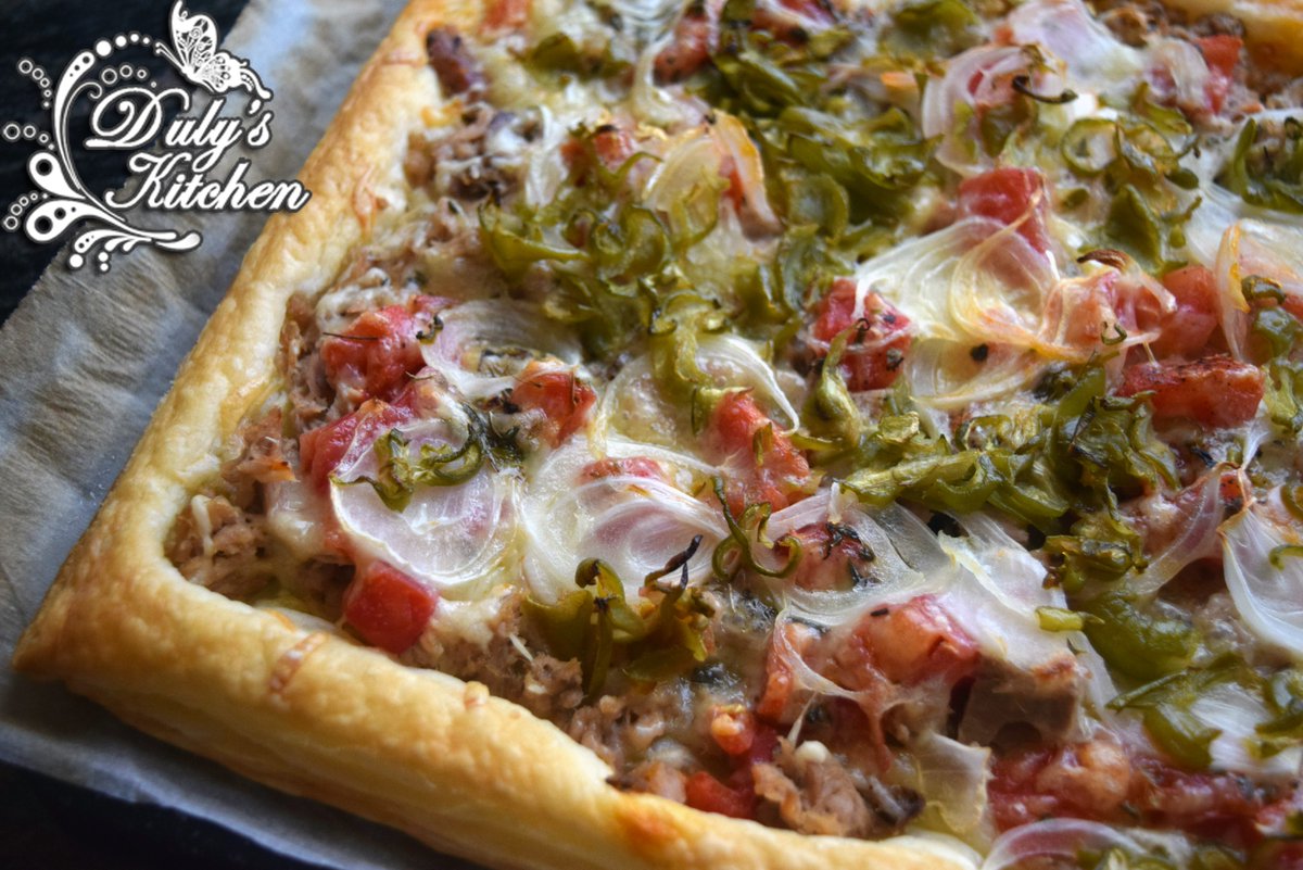 DulysKitchen's tweet photo. #Pizza express de #Hojaldre y #verduras y #atún. Este hojaldre salado admite cualquier #ingrediente y se prepara en un momento. #pizzaexpress #cocadehojaldre #hojaldresalado #pizzadehojaldre #cocadeverduras #recetaexpress 
https://t.co/W0vsfcAt6C
https://t.co/COhaYQ6gwk https://t.co/FmC7Mw39AQ