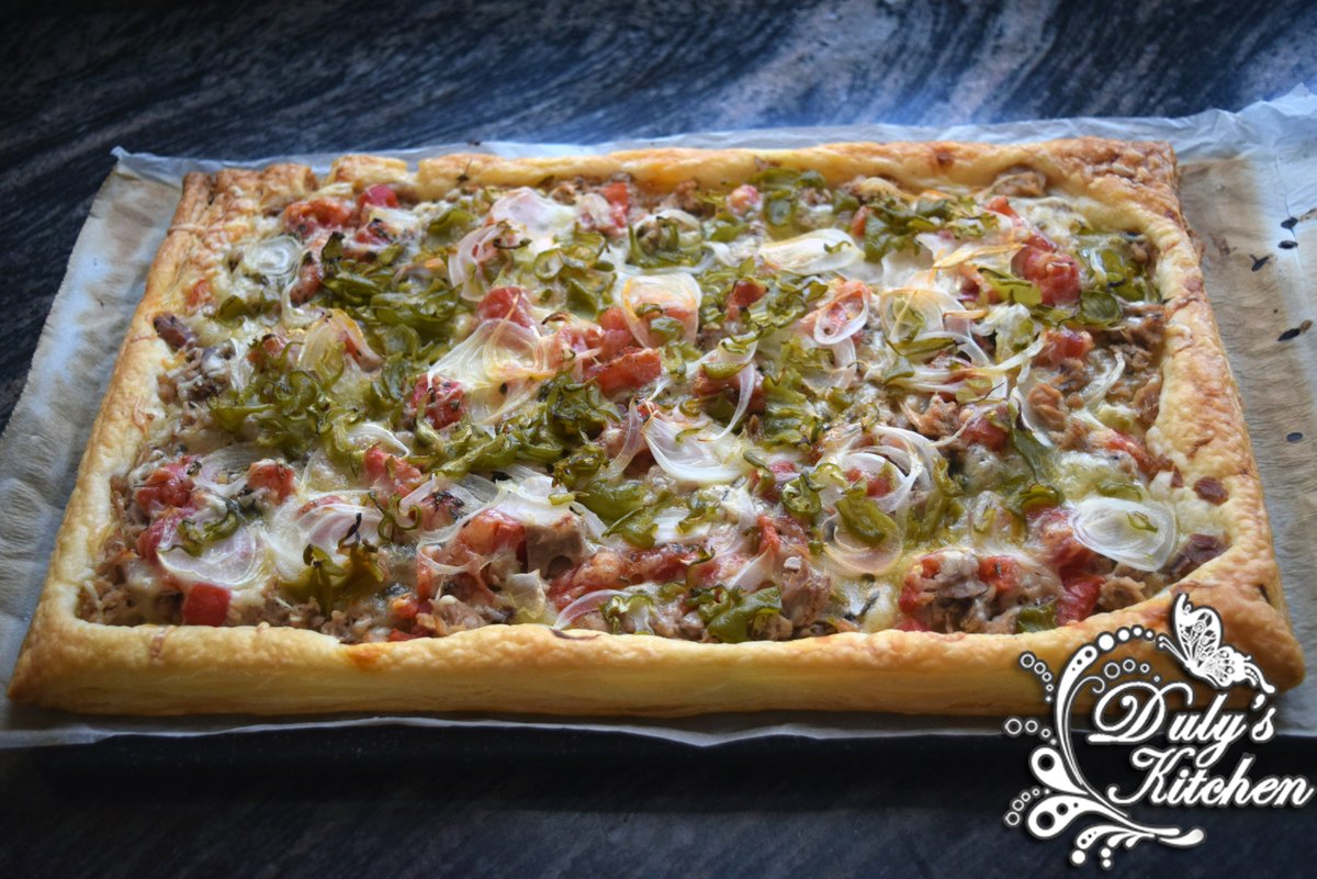 DulysKitchen's tweet photo. #Pizza express de #Hojaldre y #verduras y #atún. Este hojaldre salado admite cualquier #ingrediente y se prepara en un momento. #pizzaexpress #cocadehojaldre #hojaldresalado #pizzadehojaldre #cocadeverduras #recetaexpress 
https://t.co/W0vsfcAt6C
https://t.co/COhaYQ6gwk https://t.co/FmC7Mw39AQ