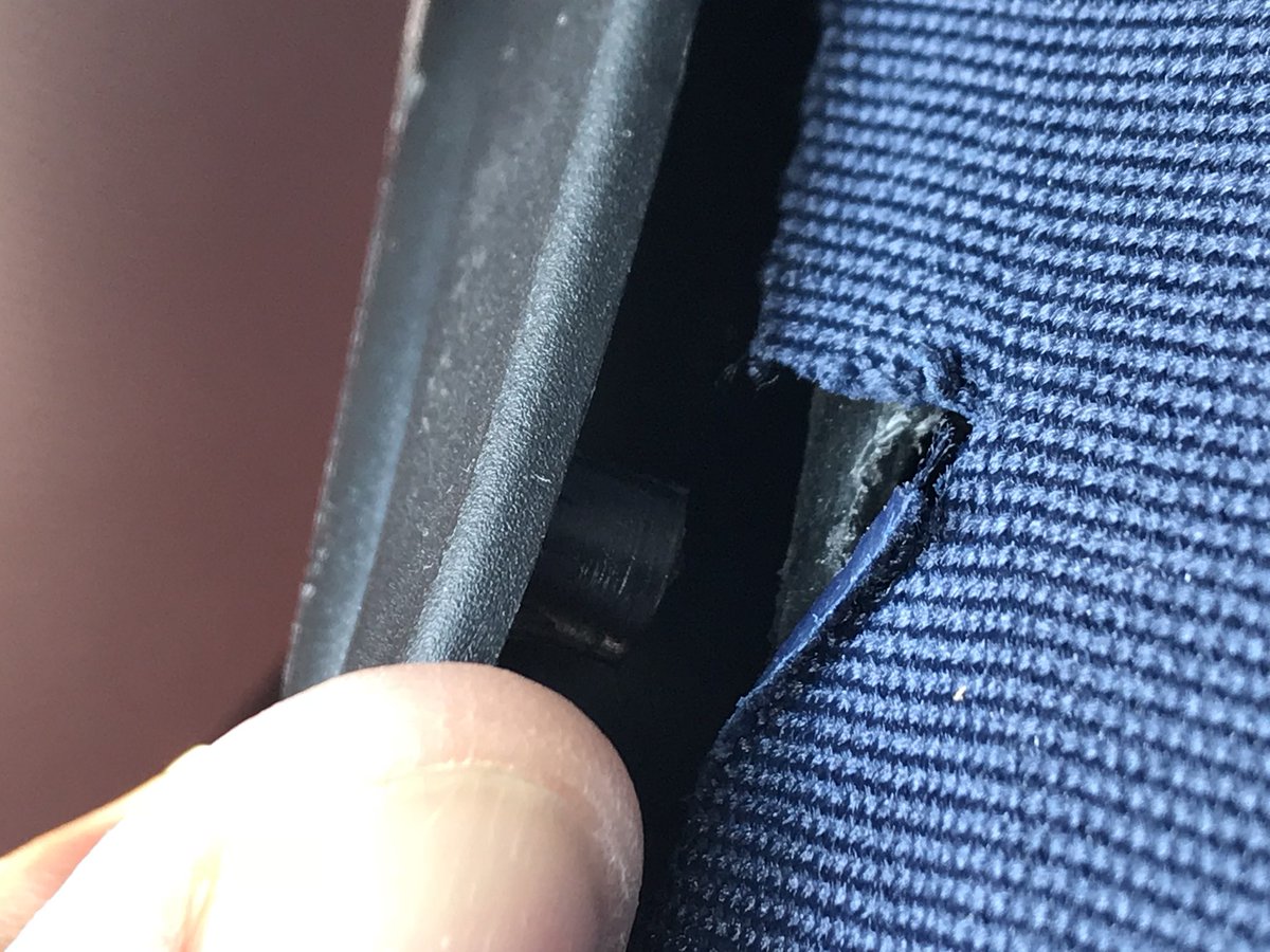 ABlanco92's tweet photo. @dakine sent email to warranty through the website and no response??? Luggage is not even a year old!!! Just plane horrible. https://t.co/UxqhQkzX16