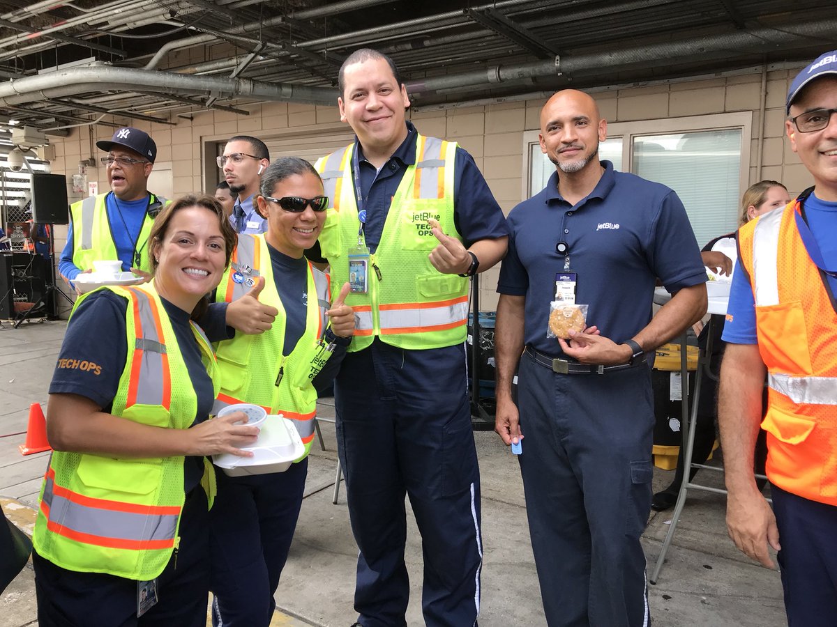BethsiF's tweet photo. MCO Labor Day Fiesta! #hellojetblue #mco https://t.co/jzDqxR97x3