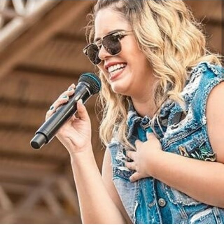 fcfmendonca's tweet photo. Sou Fã do seu jeito
Sou Fã da sua roupa
Sou Fã desse sorriso estampado em sua Boca
Sou Fã dos seus olhos
Sou Fã sem medida
Sou Fã número 1
E por Você sou Fã da Vida https://t.co/BowwYFcosS
