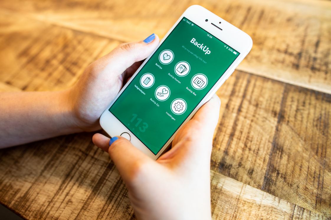 113preventie's tweet photo. Maak jij je zorgen om iemand die worstelt met zelfmoordgedachten? Bekijk dan de BackUp-app. Deze app bevat tools die helpen een crisis te overbruggen of een volgende crisis te voorkomen. Het kan je helpen om een BackUp voor iemand anders te zijn https://t.co/uFqKv8mGJV #zelfmoord https://t.co/Xe3HCv39zc