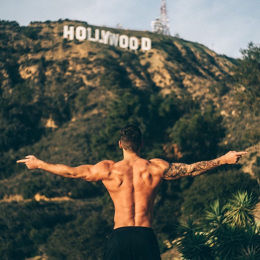 GymStark's tweet photo. Reposted from @jossmooney  ↴
💬💬💬
Dreaming bigger, working harder, being better...🇺🇸👀
-
@hazarussell 📸
.
.
Tag @"jamesbrooksvida@gmail.com" to get featured ✌ https://t.co/lPRTTgBjmB