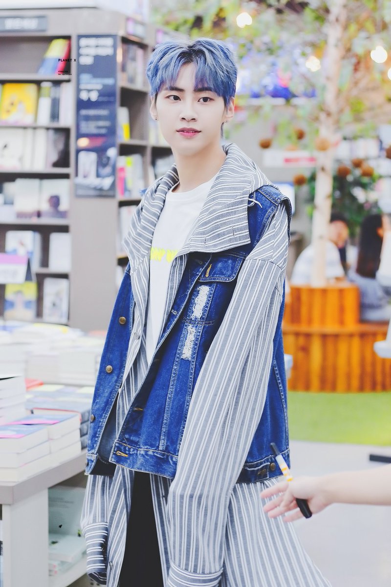 u10tpics's tweet photo. 180901 https://t.co/SCde0aQE3s